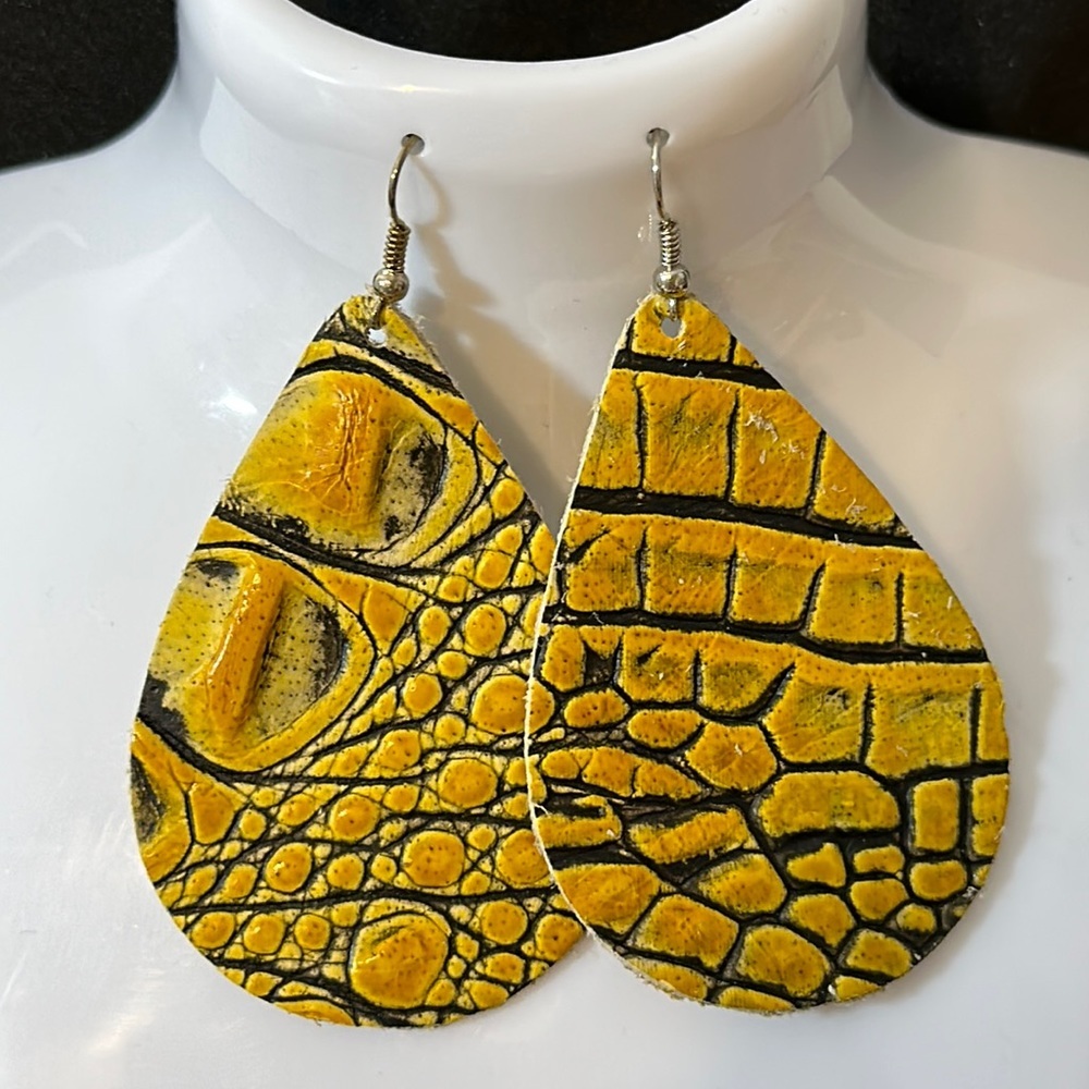 5/$20 yellow snake print drop earrings